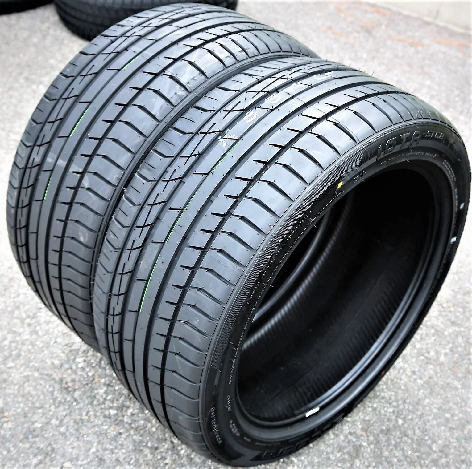 A set of 4 (quad) 285/35R21 ZR 105Y XL A/S performance tires